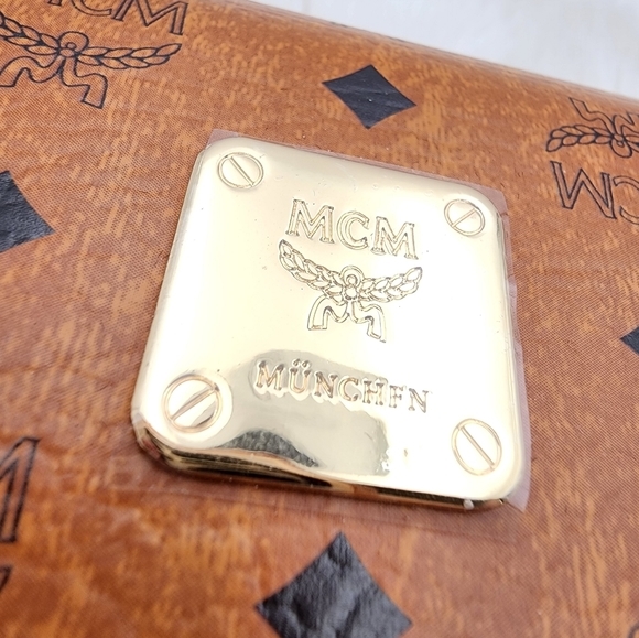 MCM authetic 52MM SIMPLE LOGO SUNGLASSES IN PURPLE new with tags - Picture 3 of 16